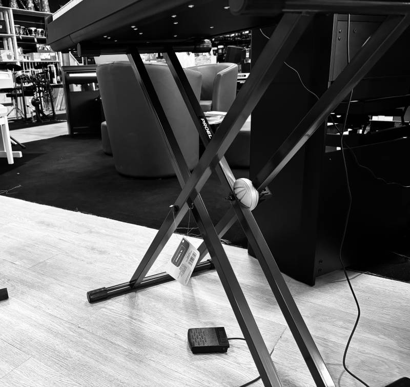 Un support clavier pour votre piano numérique.